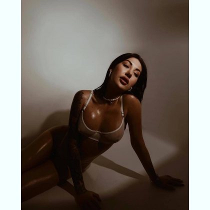   , y    