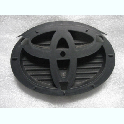75312-05010 Основание эмблемы решетки Toyota Avensis